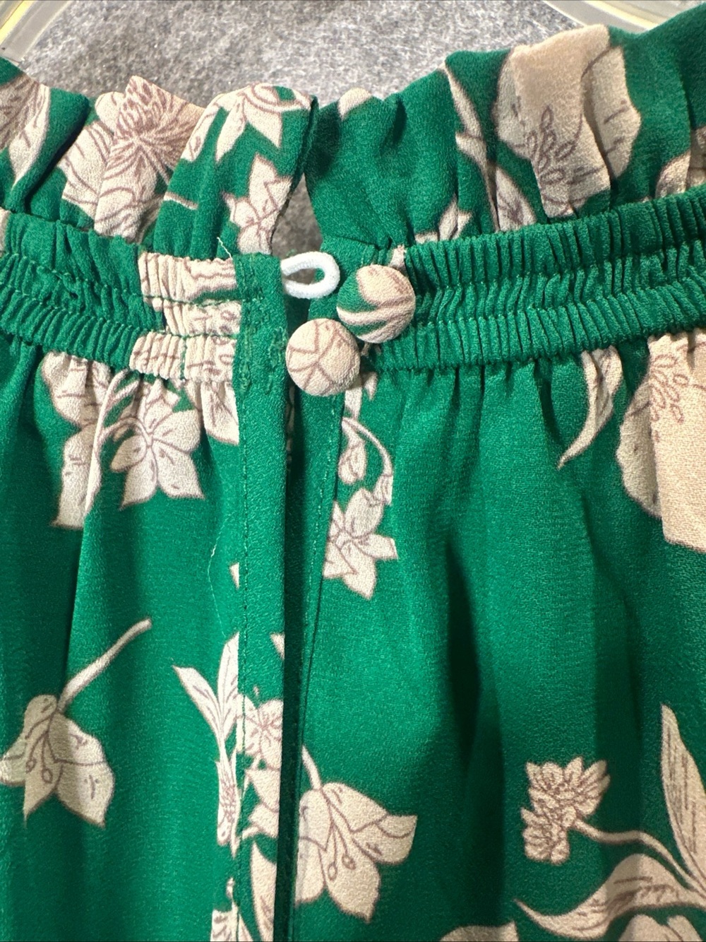 Sienna Sky Top Womens Medium Green Floral Ruffle Neck Puff Sleeve Office Blouse - Picture 15 of 16